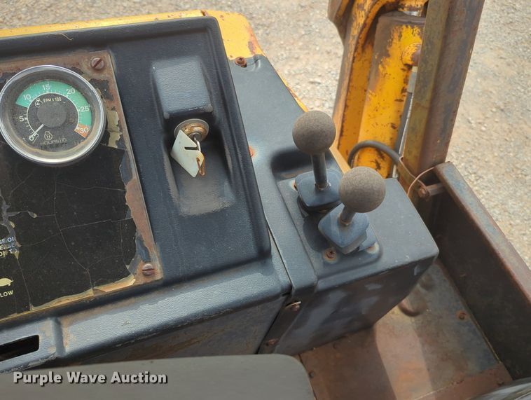 image for item OL9057 1983 John Deere 510B  backhoe