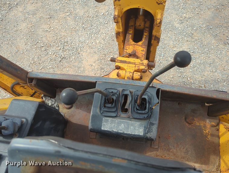 image for item OL9057 1983 John Deere 510B  backhoe