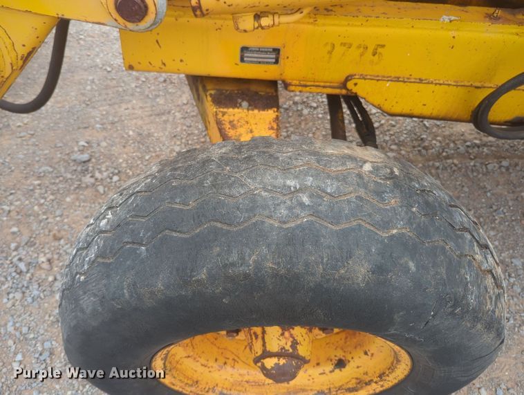 image for item OL9057 1983 John Deere 510B  backhoe