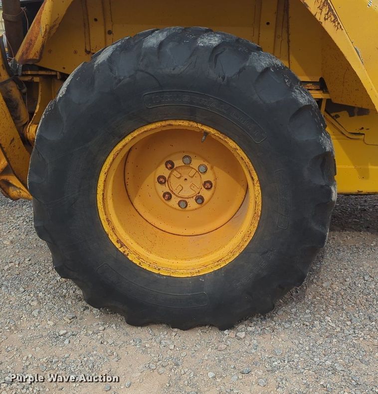 image for item OL9057 1983 John Deere 510B  backhoe