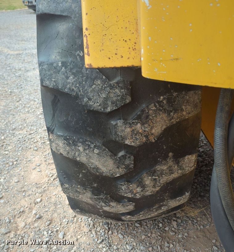 image for item OL9057 1983 John Deere 510B  backhoe