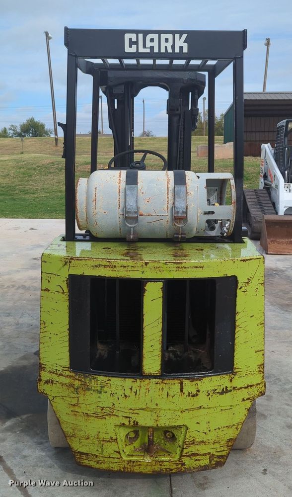 image for item OL9060 Clark GCS25MB  forklift