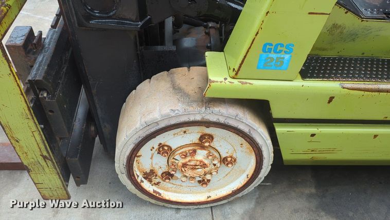 image for item OL9060 Clark GCS25MB  forklift