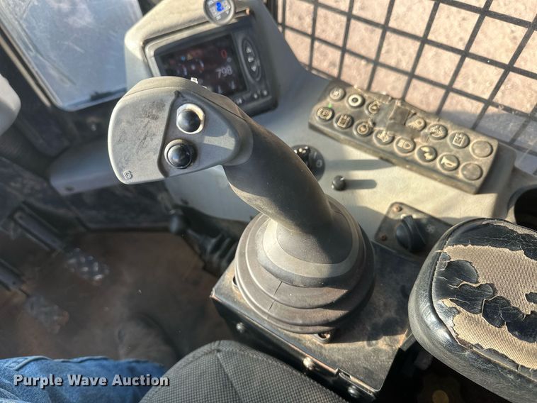 image for item DH1923 2012 Caterpillar 563C  feller buncher