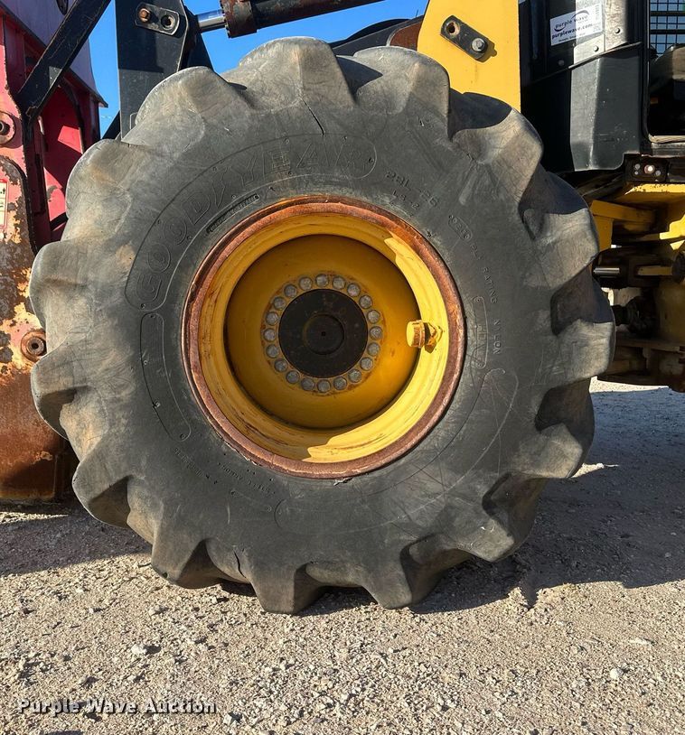 image for item DH1923 2012 Caterpillar 563C  feller buncher