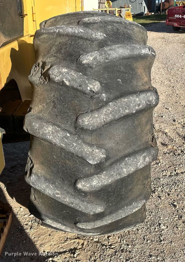 image for item DH1923 2012 Caterpillar 563C  feller buncher