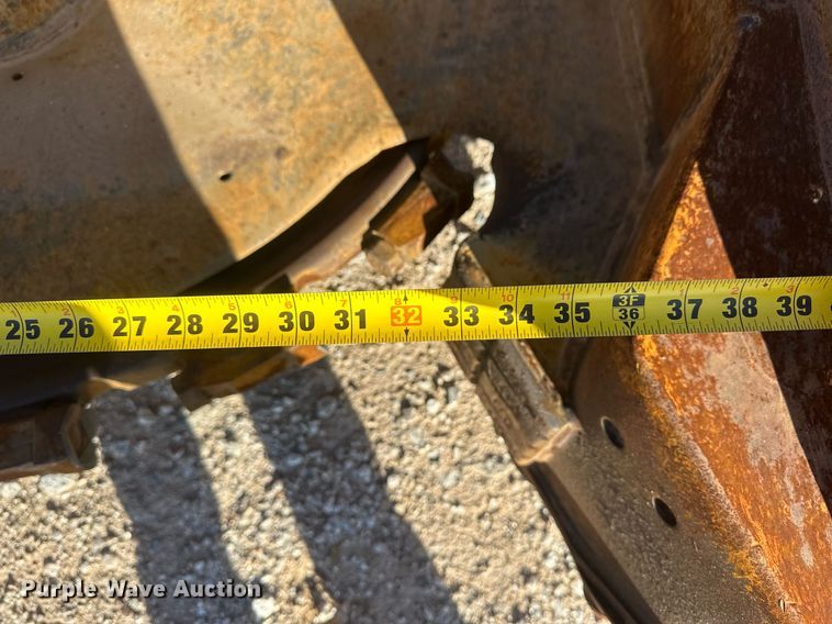 image for item DH1923 2012 Caterpillar 563C  feller buncher