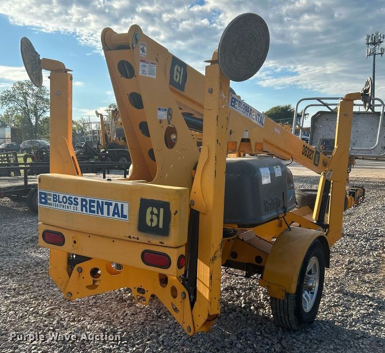 image for item DJ6348 2013 Haulotte 3632T  boom lift