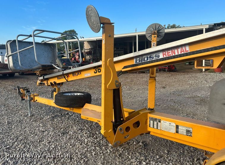 image for item DJ6348 2013 Haulotte 3632T  boom lift