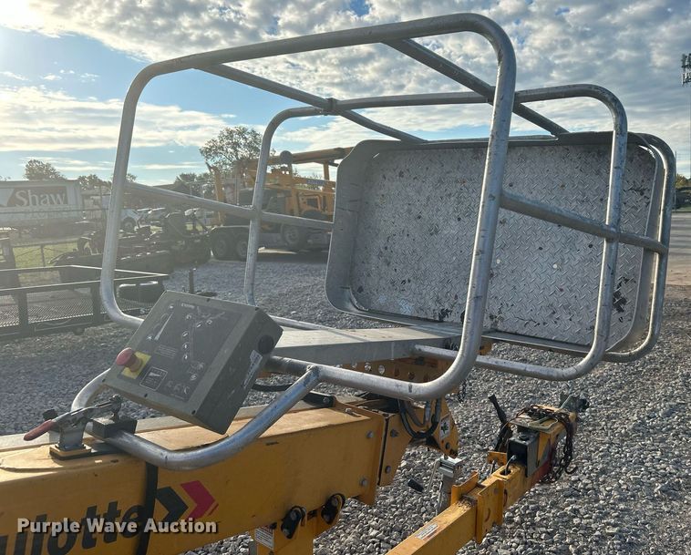 image for item DJ6348 2013 Haulotte 3632T  boom lift