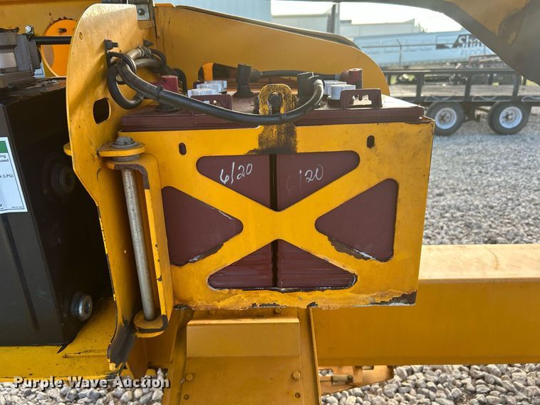 image for item DJ6348 2013 Haulotte 3632T  boom lift