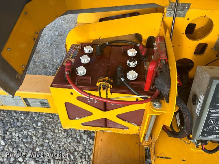 image for item DJ6348 2013 Haulotte 3632T  boom lift