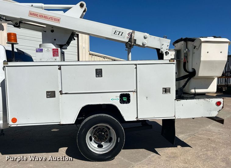 image for item DJ6351 2014 Dodge  Ram 5500HD bucket truck
