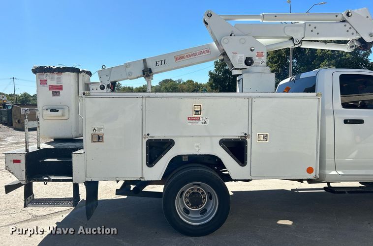 image for item DJ6351 2014 Dodge  Ram 5500HD bucket truck