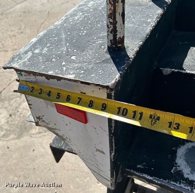 image for item DJ6351 2014 Dodge  Ram 5500HD bucket truck