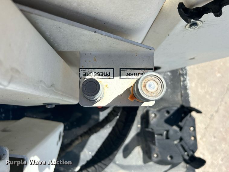 image for item DJ6351 2014 Dodge  Ram 5500HD bucket truck