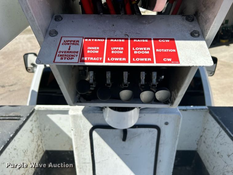 image for item DJ6351 2014 Dodge  Ram 5500HD bucket truck