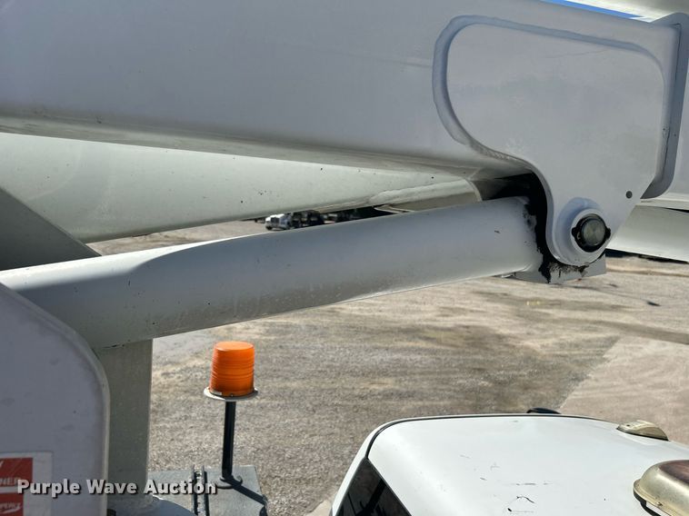 image for item DJ6351 2014 Dodge  Ram 5500HD bucket truck