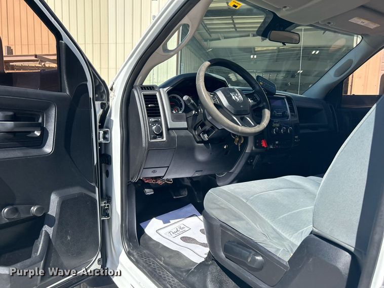 image for item DJ6351 2014 Dodge  Ram 5500HD bucket truck