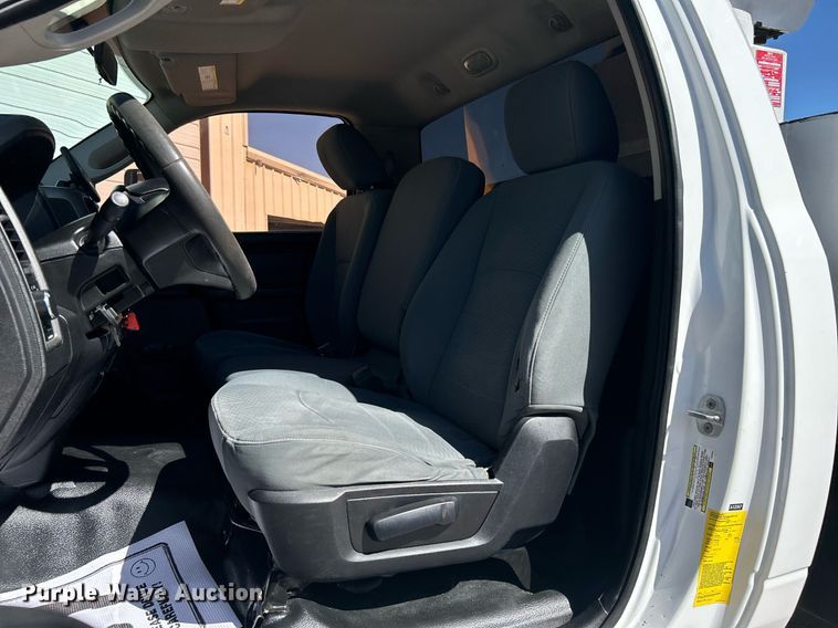 image for item DJ6351 2014 Dodge  Ram 5500HD bucket truck