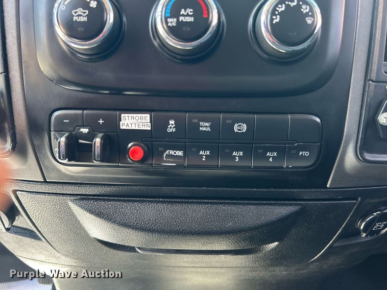 image for item DJ6351 2014 Dodge  Ram 5500HD bucket truck