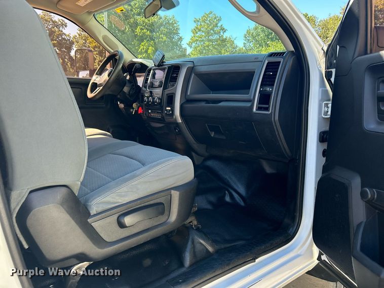 image for item DJ6351 2014 Dodge  Ram 5500HD bucket truck