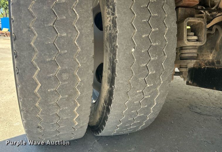 image for item DJ6351 2014 Dodge  Ram 5500HD bucket truck