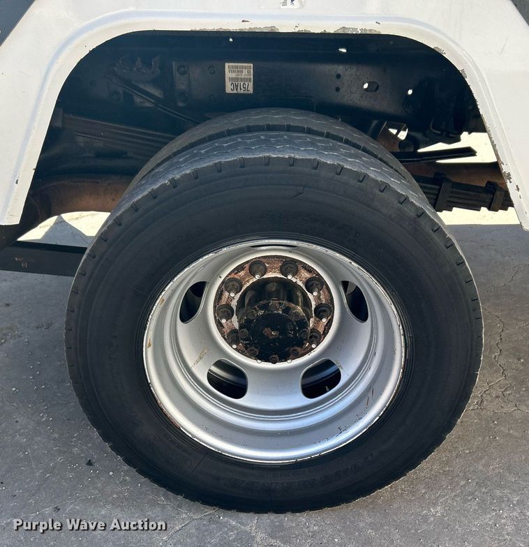 image for item DJ6351 2014 Dodge  Ram 5500HD bucket truck