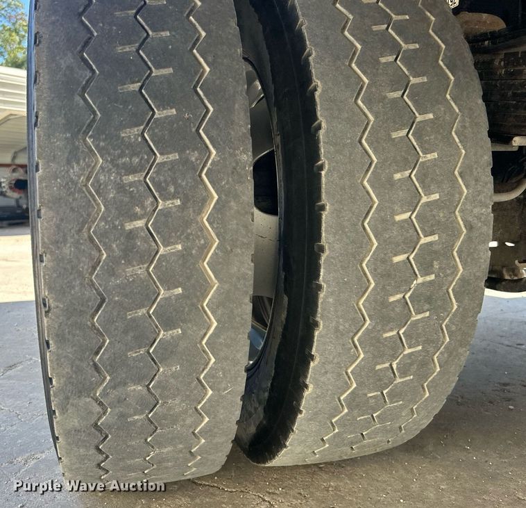 image for item DJ6351 2014 Dodge  Ram 5500HD bucket truck