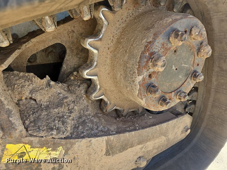 image for item DK1106 2013 Bobcat T750  tracked skid steer loader