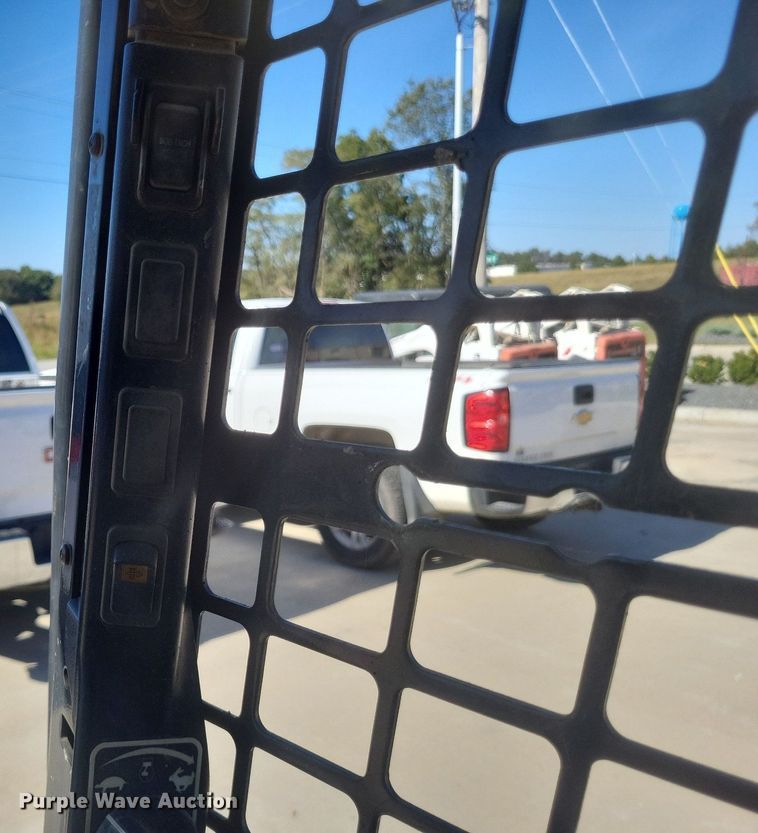 image for item DK1128 2013 Bobcat T750  tracked skid steer loader