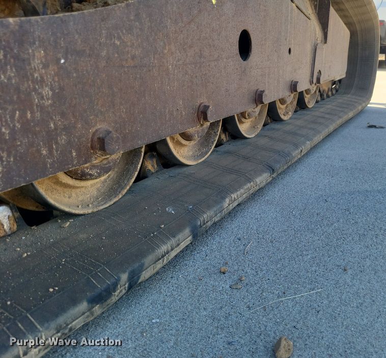 image for item DK1128 2013 Bobcat T750  tracked skid steer loader