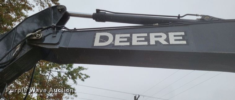 image for item DK1129 2006 John Deere 240D LC  excavator