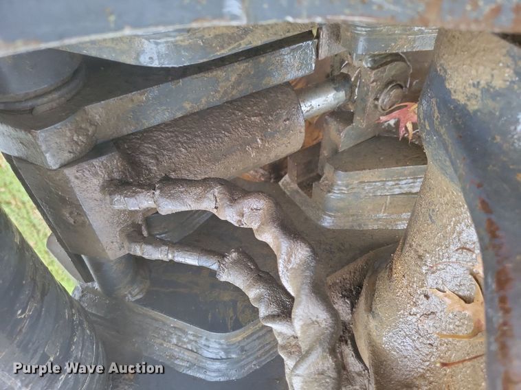 image for item DK1129 2006 John Deere 240D LC  excavator