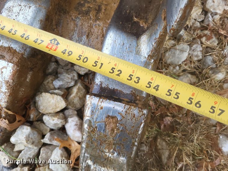 image for item DK1129 2006 John Deere 240D LC  excavator