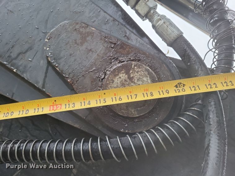 image for item DK1129 2006 John Deere 240D LC  excavator