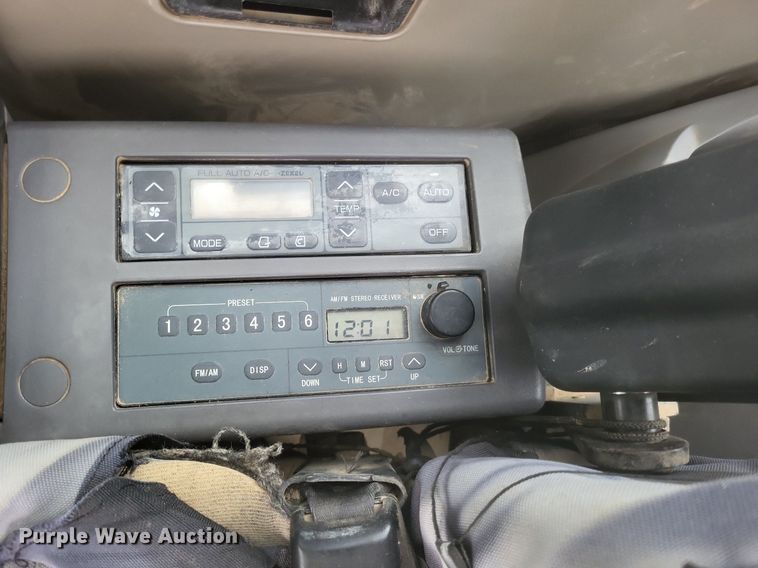 image for item DK1129 2006 John Deere 240D LC  excavator