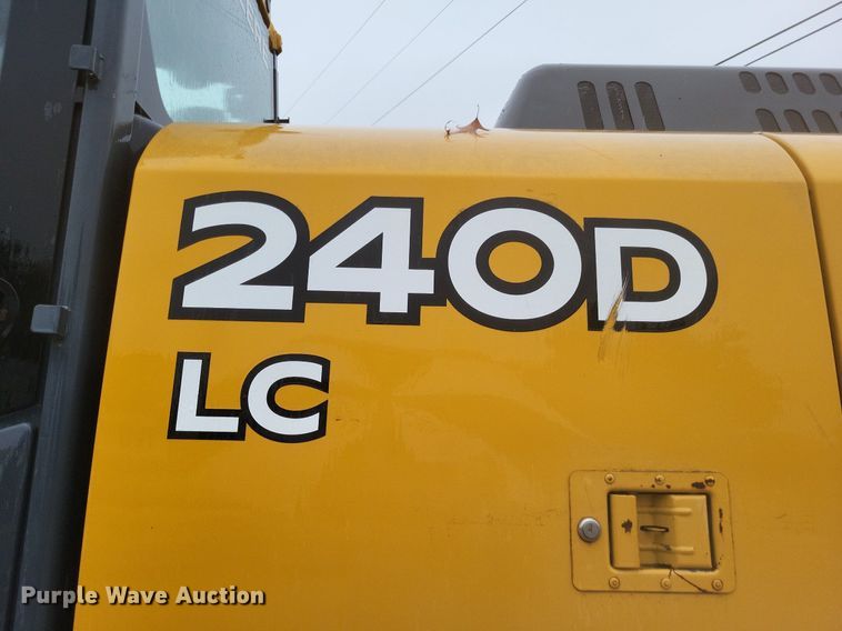image for item DK1129 2006 John Deere 240D LC  excavator