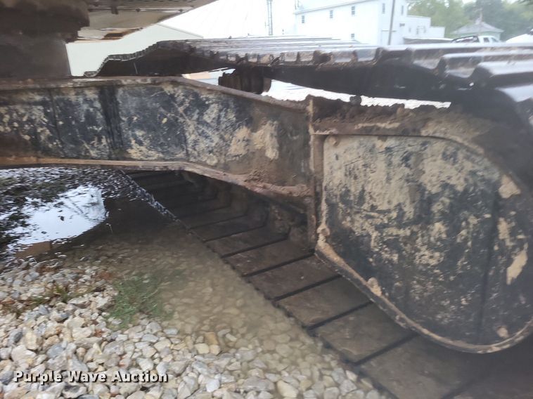 image for item DK1129 2006 John Deere 240D LC  excavator