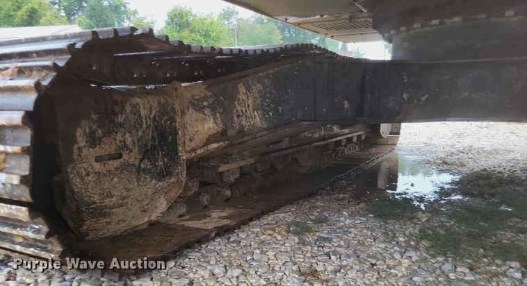 image for item DK1129 2006 John Deere 240D LC  excavator