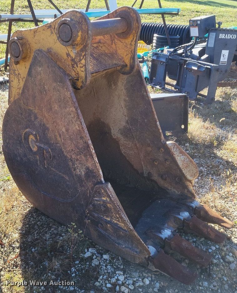 image for item DK1129 2006 John Deere 240D LC  excavator