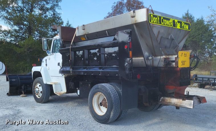 image for item DK1140 1995 Ford L8000  dump truck