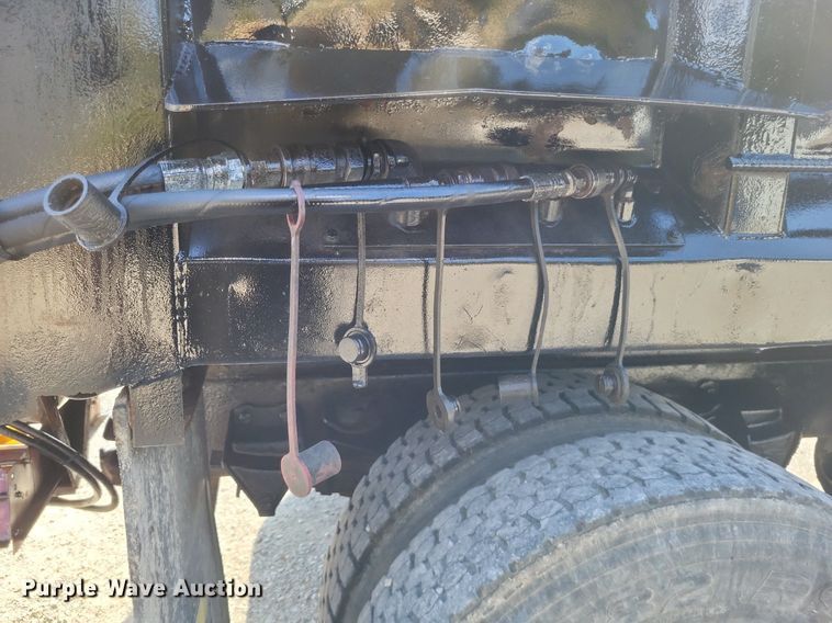 image for item DK1140 1995 Ford L8000  dump truck