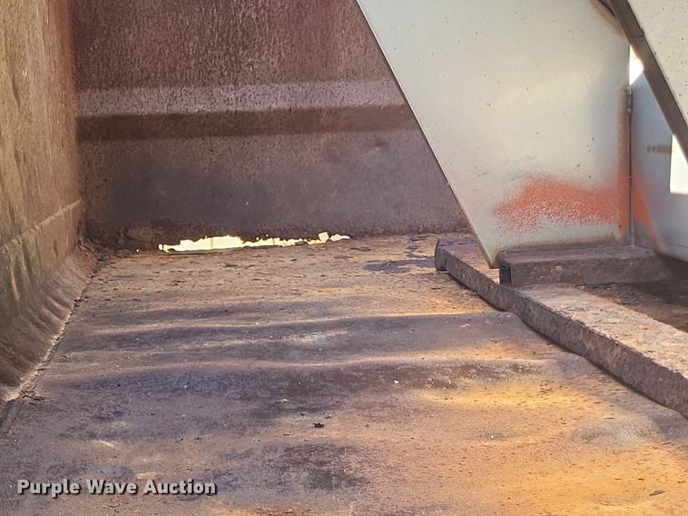 image for item DK1140 1995 Ford L8000  dump truck