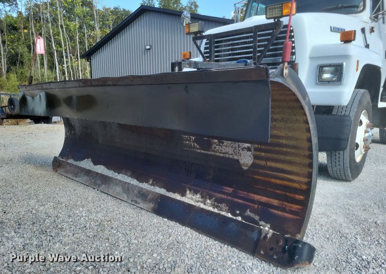 image for item DK1140 1995 Ford L8000  dump truck