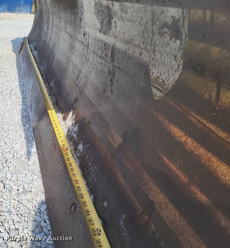 image for item DK1140 1995 Ford L8000  dump truck