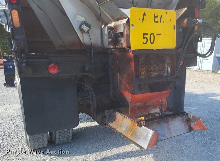 image for item DK1140 1995 Ford L8000  dump truck