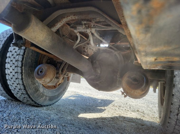 image for item DK1140 1995 Ford L8000  dump truck