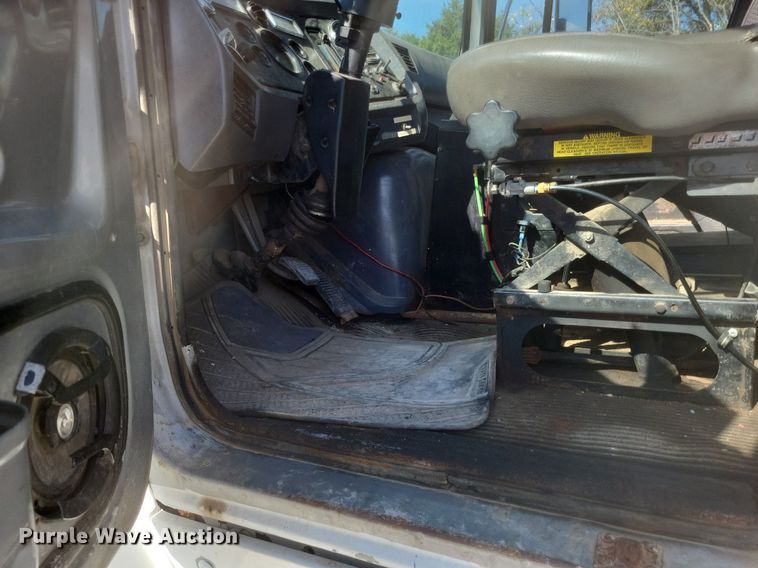 image for item DK1140 1995 Ford L8000  dump truck