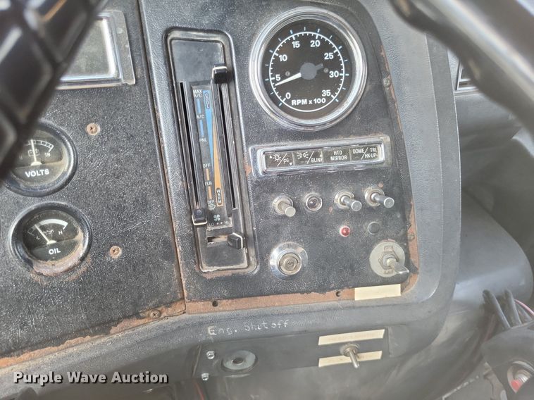 image for item DK1140 1995 Ford L8000  dump truck